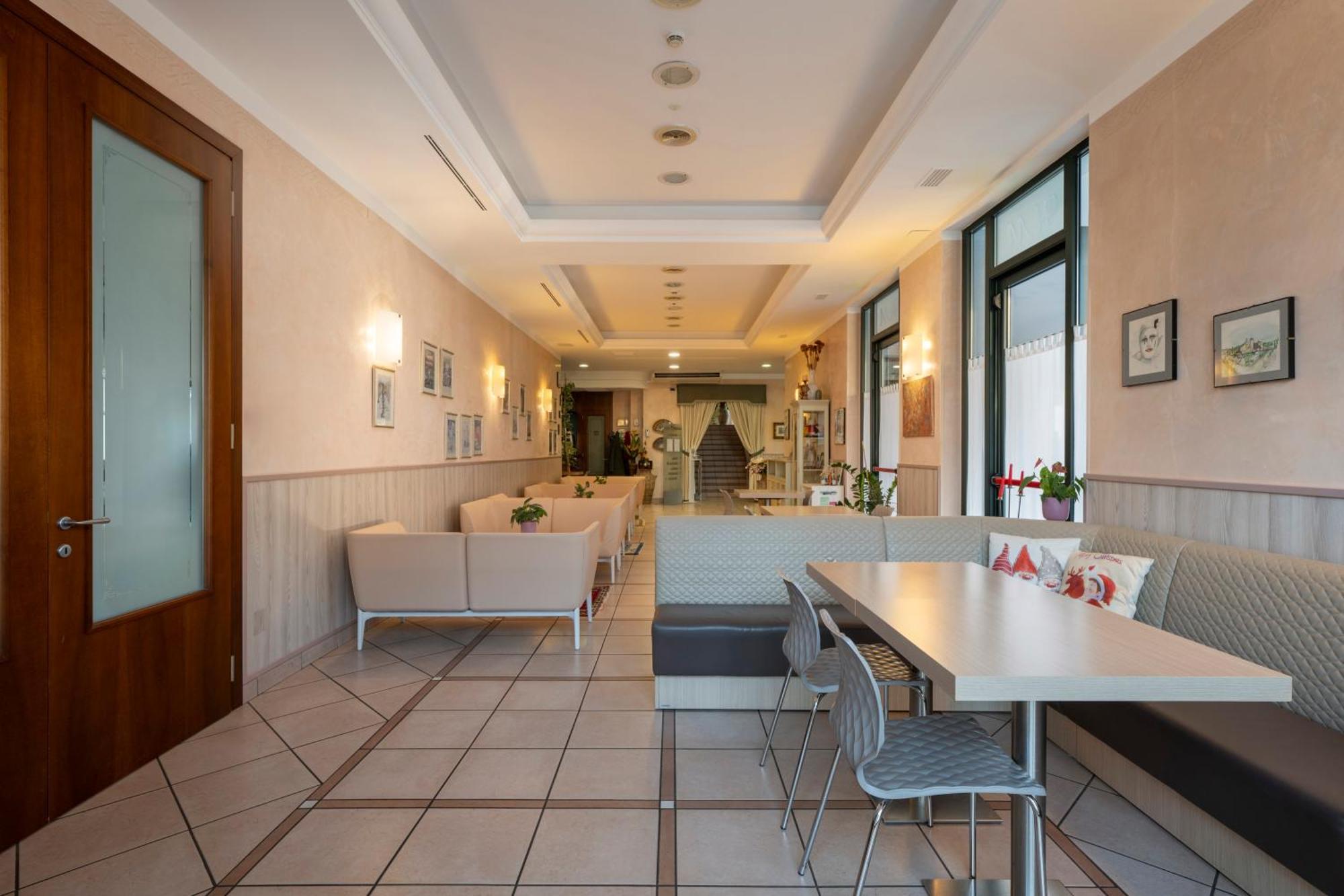 Hotel Mondial Porto Recanati Exterior photo